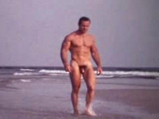 Hot studs walking naked on the beach showing their big dicks